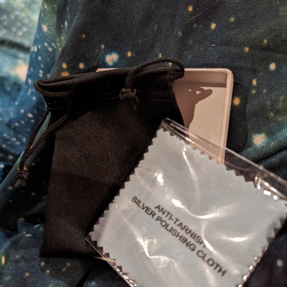 Silver celtic knot earrings - Picture 4 of 4